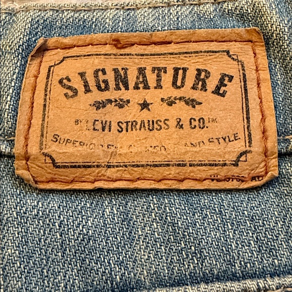 NWOT Women’s Levi Strauss Signature Low Rise Bootcut Jeans Misses Size 8 Blue - Picture 7 of 8